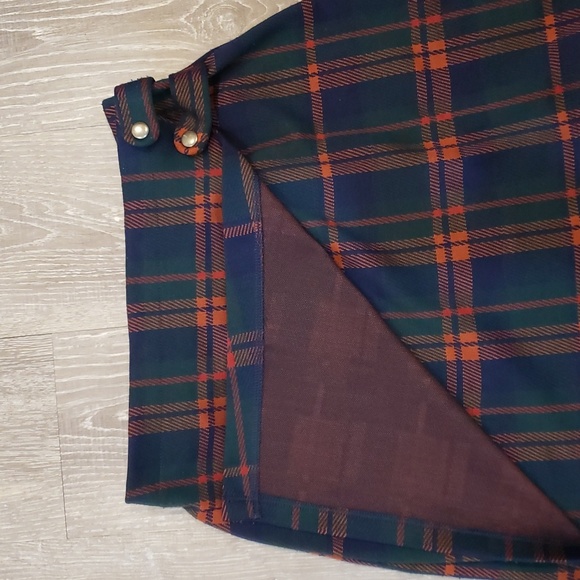 Plaid SO Skirt - Picture 3 of 4